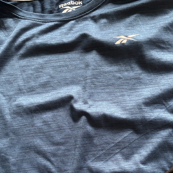 4 Reebok Tops - Picture 3 of 5